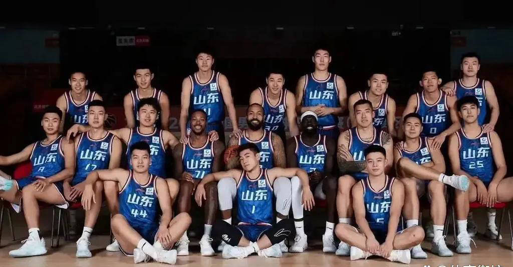 开云网页版CBA常规赛关键时刻走向成谜，山东男篮再遭质疑，底气十足，医务组通报恢复的简单介绍